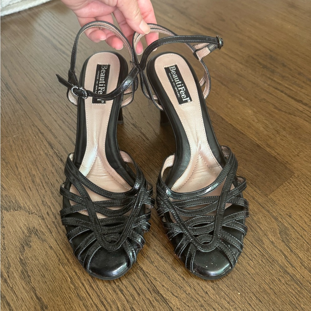 BeautiFeel Elegant Black Strappy Heels